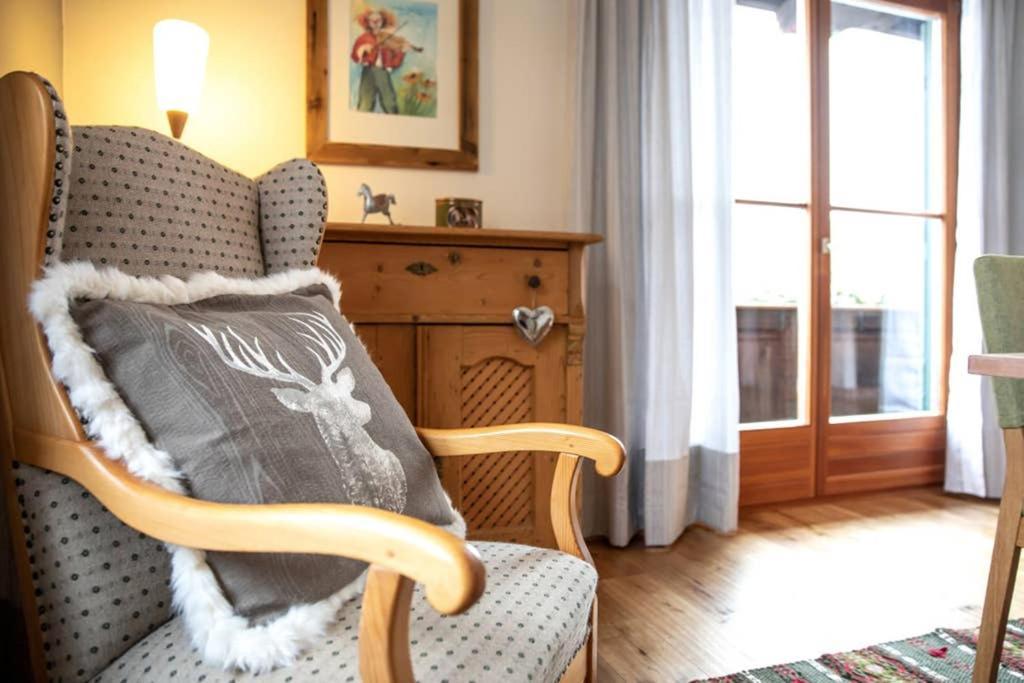 Haus Weidmannsheil - Wohnen Im Romantischen Forsthaus Werfen Eksteriør bilde
