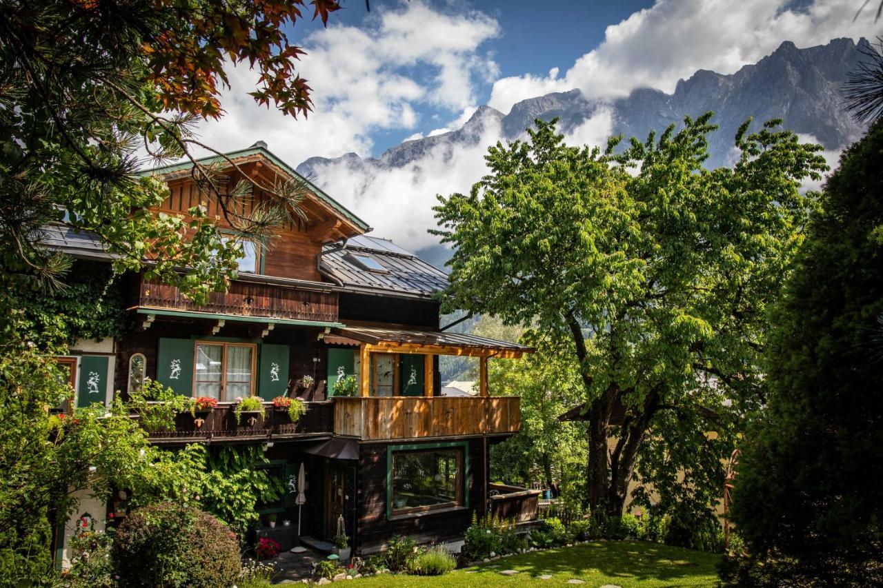 Haus Weidmannsheil - Wohnen Im Romantischen Forsthaus Werfen Eksteriør bilde